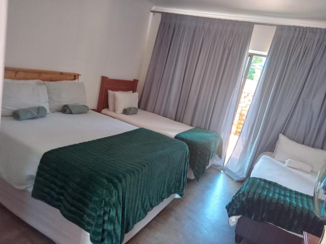 Woodpecker Guesthouse Middelburg  Ngoại thất bức ảnh